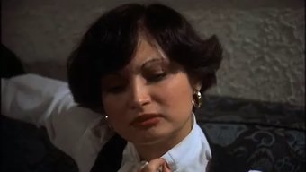 Lola A'Nın Oral Yetenekleri Retro Sahnede Sergileniyor
