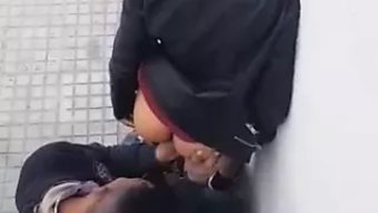 Amatör Genç Kız Parkta Göt Deliğini Parmaklatıp Siktiriyor