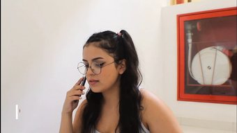 Latin Amatör, Üvey Erkek Kardeşiyle Bir Otel Odasında Yaramazlık Yapıyor