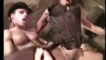 Retro Porno Yıldızları Baroness Ve Madame Vintage Videoda