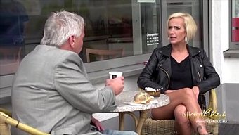 Göğüslü Alman Milf, Bir Yabancı Tarafından Amını Siktiriyor