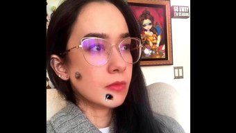 Aj Lee, Jilliam Hall'A Bir Köstebek Fetişiyle Saygı Duruyor!