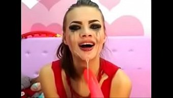 Genç Fahişe Hd Videoda Yüzüne Sikişiyor Ve Açılıyor