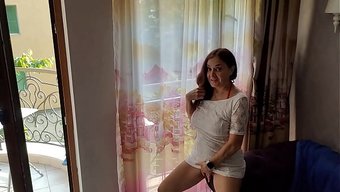 Kocası Evde Yokken Komşumun Karısını Siktim.