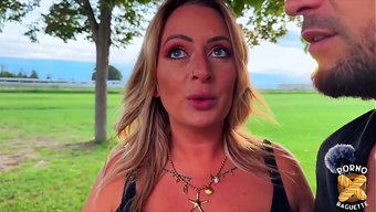 Seksi Giulia Piana'Nın Sevgilisi Yok Ve Oyun Oynamayı Seviyor!