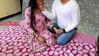 Desi Bhabhi Acısını Abisiyle Paylaşıyor Ve Abi Faydalanıyor