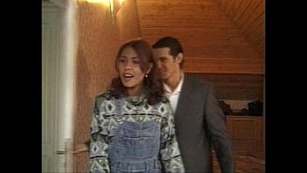 1990'Dan Kalma Klasik Aile Temalı Bir Filmde Üvey Kız Kardeşle Duygusal Buluşmalar