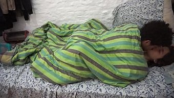 Seksi Kızıl Saçlı, Poposunu Siktiriyor Ve Spermlerle Kaplanıyor
