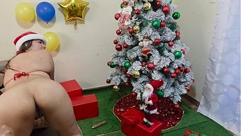 Üvey Babam Beni Sikişti Ve Bu En Güzel Noel Hediyesiydi.