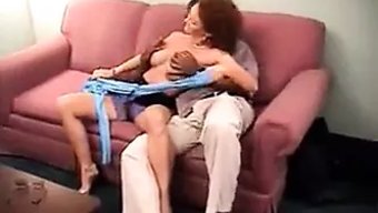 Olgun Bebek, Sert Irklararası Eylemde Büyük Siyah Yarrağı Kabul Ediyor