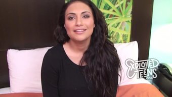 Büyük Doğal Göğüslere Sahip Amatör Genç Kız Pov'Da Sakso Çekiyor