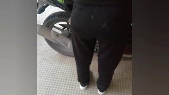 Italyan Amatör, Halka Açık Alanda Poposunu Siktiriyor Ve Orgazm Oluyor