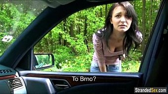 Amatör Genç Belle Claire, Vahşi Bir Yolculuk Ve Oral Seksin Tadını Çıkarıyor