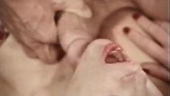 Janey Robbins: Vintage Porno Endüstrisinin Tartışmasız Kraliçesi