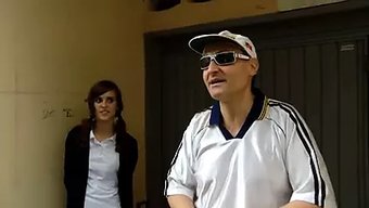 Göğüslü Genç Ainara, Sapık Komşusu Tarafından Sıcak Bir Videoda Beceriliyor