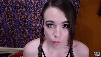 Itaatkâr Orospu Brooke Johnson, Bdsm Ile Cezalandırılıp Üstüne Işenerek Oynanıyor.