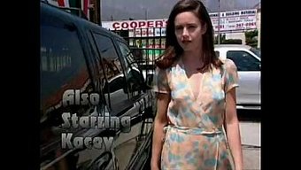 Kacey Kox, Bir Orgide Genç Bir Kız
