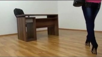 Yeni Öğretmenle Yüz Oturma Ve Yurtta Seksin Amatör Videosu