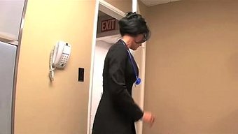Lezbiyen Doktorlar Birbirlerine Parmaklarıyla Zevk Veriyorlar