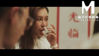 Yeni Evliler Xiao Chen Ve Li Rong Rong'Un Tutkulu Sevişmesi