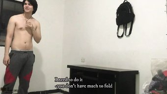 Ispanyol Kız, Kıyafetleri Katlamak Için Derin Boğaz Takası Yapıyor