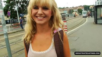 Güzel Kız Bella B., Bir Castingde Gerçekçi Bir Pov Sikiş Sahnesine Sahip.