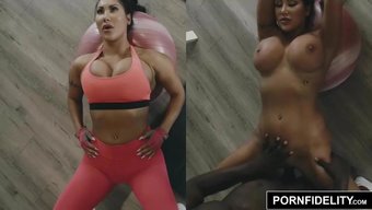 Angelica Taylor, Büyük Siyah Bir Yarrağı Gerçeklik Pornografisinde Alıyor