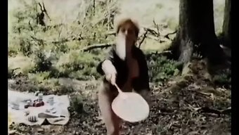Vintage Okul Kızı Yurt Odasında Üçlü Yapıyor