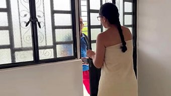 Sert, Derin Amcık Sikişinin Harika Ev Yapımı Videosu