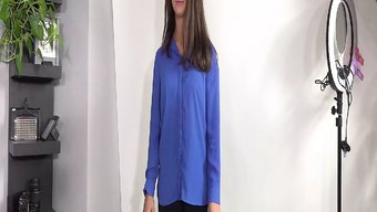 Büyük Doğal Göğüsler Sert Cowgirl Sürüşünde Sallanıyor