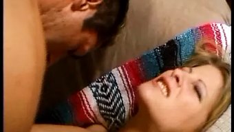 Retro Olgun Kadının Amı Yalatılıyor Ve Sikişiyor