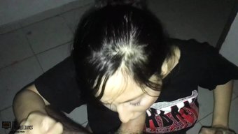 Ispanyol Pov Videosu: Üvey Oğlunun Karısı Oral Seks Yapıyor Ve Doğal Göğüsleriyle Mastürbasyon Yapıyor