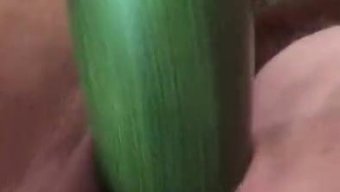 Olgun Lezbiyen Anne Ve Partneri Anal Dildo Oyunu Ve Kadın Boşalmasından Keyif Alıyorlar