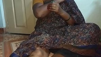 Büyük Göğüslü Hintli Milf, Üvey Kardeşi Ve Üvey Babası Tarafından Sert Sikiliyor