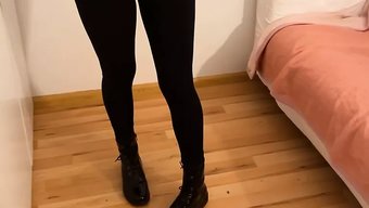 Küçük Göğüslü Amatör Anal Deneyimini Yaşıyor