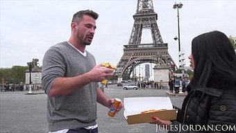 Canela Skin'In Oral Ve Derin Boğaz Becerileri Paris'Te Sergileniyor