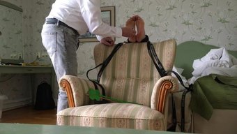 Yaşlı Erkeklerin Ayaklarının Gıdıklanması Ve Piçliği