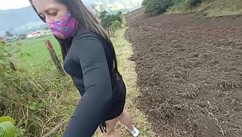 Cesur Bir Latin Kadın Ormanda Varlıklarını Sergiliyor, Bu Da Abd'De Tutkulu Bir Karşılaşma Ve Etkileyici Oral Becerilere Yol Açıyor
