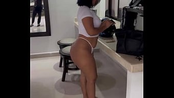 Amatör Milf, Hd Videoda Sikişiyor Ve Yüzüne Boşalıyor