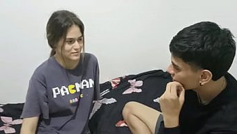 Lia Palvin'In Üvey Erkek Kardeşiyle Ilk Cinsel Karşılaşması