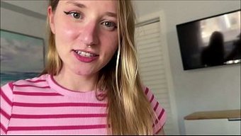 Tomboy Üvey Kız, Üvey Babasıyla Ilk Kez Anal Denedi.