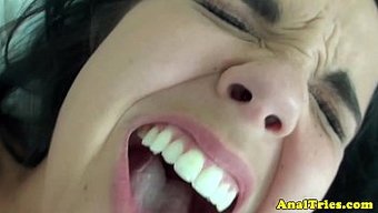 Minyon Genç Pov Tarzında Anal Sikişiyor