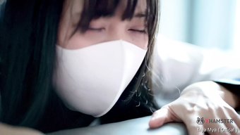 Büyük Popolu Japon Üniversite Kızı Sınıfta Baştan Çıkarılıyor Ve Sikişiyor