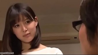 Japon Genç Tsukasa Aoi Sert Bir Sikiş Istiyor