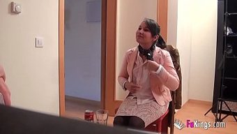Esmer Kızın Cesur Seçme Macerası Vahşi Seksle Sonuçlanıyor
