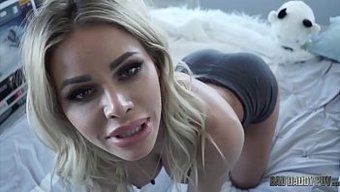 Babanın Küçük Kızı Jessa Rhodes Yaramaz Oluyor Ve Masaları Çeviriyor