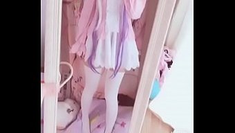Kanna'Nın Solo Oyunu: Bir Cosplay Temalı Parmak Eğlencesi