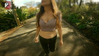 Sıkı Avustralyalı Bebek Bella Ormanda Işeyor - Mylovebunny