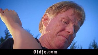 Genç 18+ Karısı Havuzda Kıçını Yalatıp Mastürbasyon Yapıyor