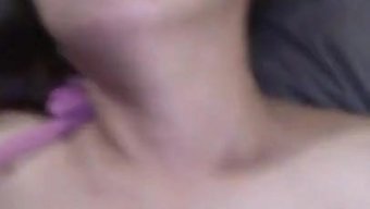 Amatör Milf Sıkı Poposunu Sert Bir Şekilde Beceriyor